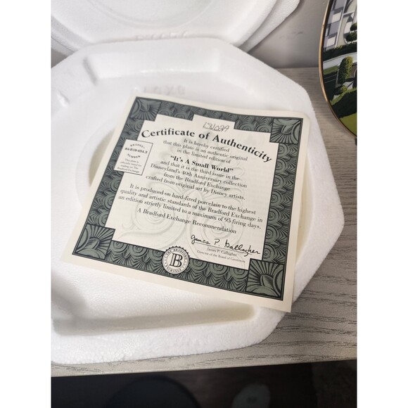 Bradford Exchange 40th Anniversary Disney Collector Plates 1995 - Picture 2 of 4